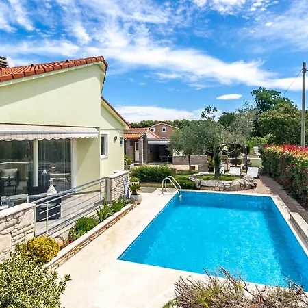 Sole, Ferienvilla Mit Eigenem Pool Bei Pula Vakantiehuis *