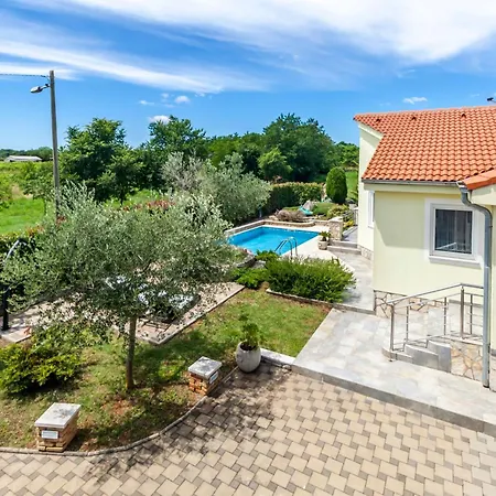 Sole, Ferienvilla Mit Eigenem Pool Bei Pula Vakantiehuis Marčana