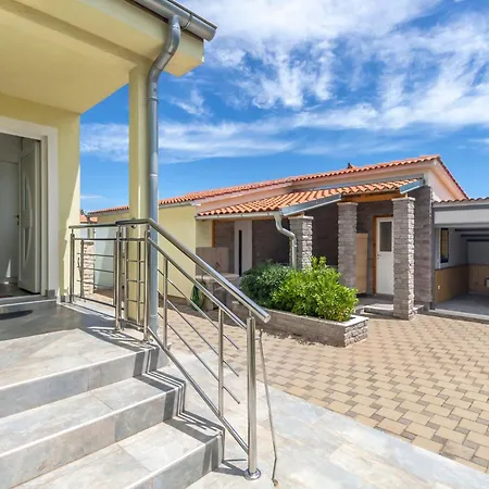 Tatil Evi Sole, Ferienvilla Mit Eigenem Pool Bei Pula *