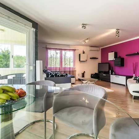 Tatil Evi Sole, Ferienvilla Mit Eigenem Pool Bei Pula *